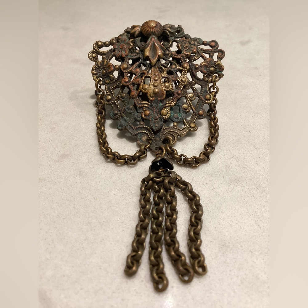 Antique Clip-on Brooch w/Story